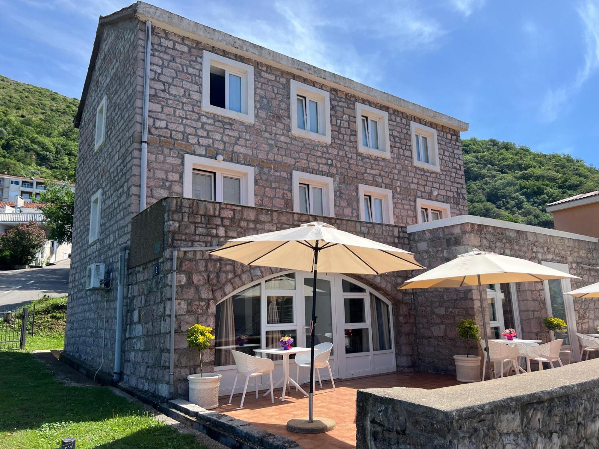 Apartments Pavlovic Petrovac Ngoại thất bức ảnh