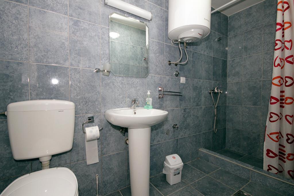 Apartments Pavlovic Petrovac Ngoại thất bức ảnh