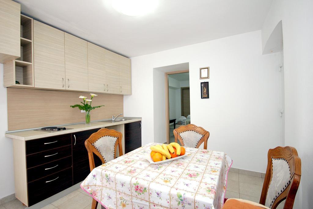 Apartments Pavlovic Petrovac Ngoại thất bức ảnh