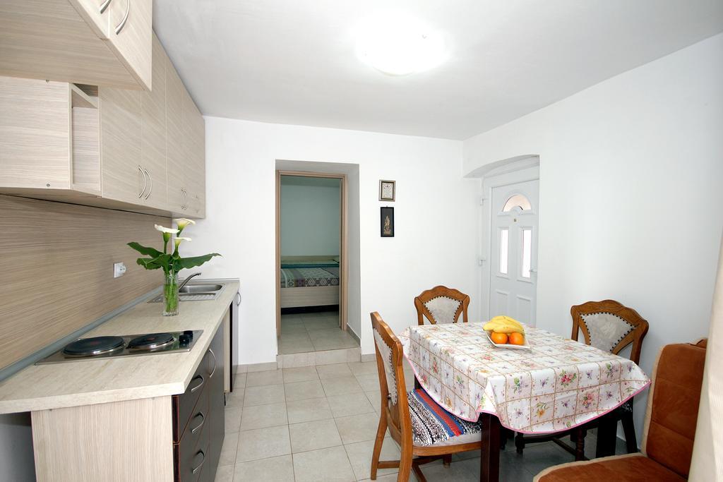 Apartments Pavlovic Petrovac Ngoại thất bức ảnh