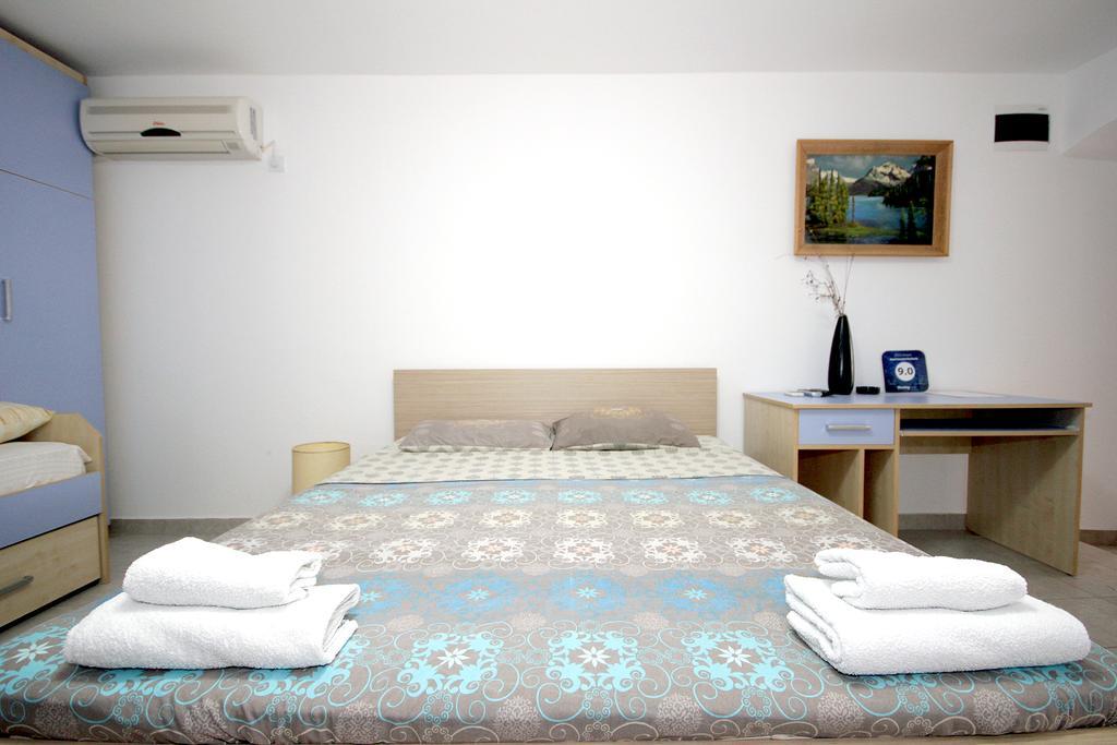 Apartments Pavlovic Petrovac Ngoại thất bức ảnh