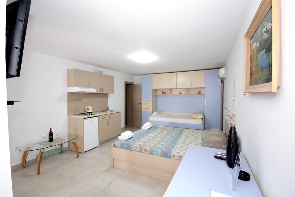 Apartments Pavlovic Petrovac Ngoại thất bức ảnh