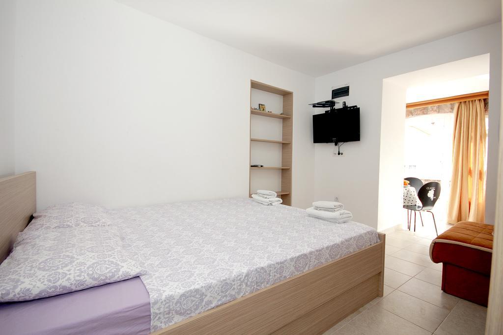 Apartments Pavlovic Petrovac Ngoại thất bức ảnh