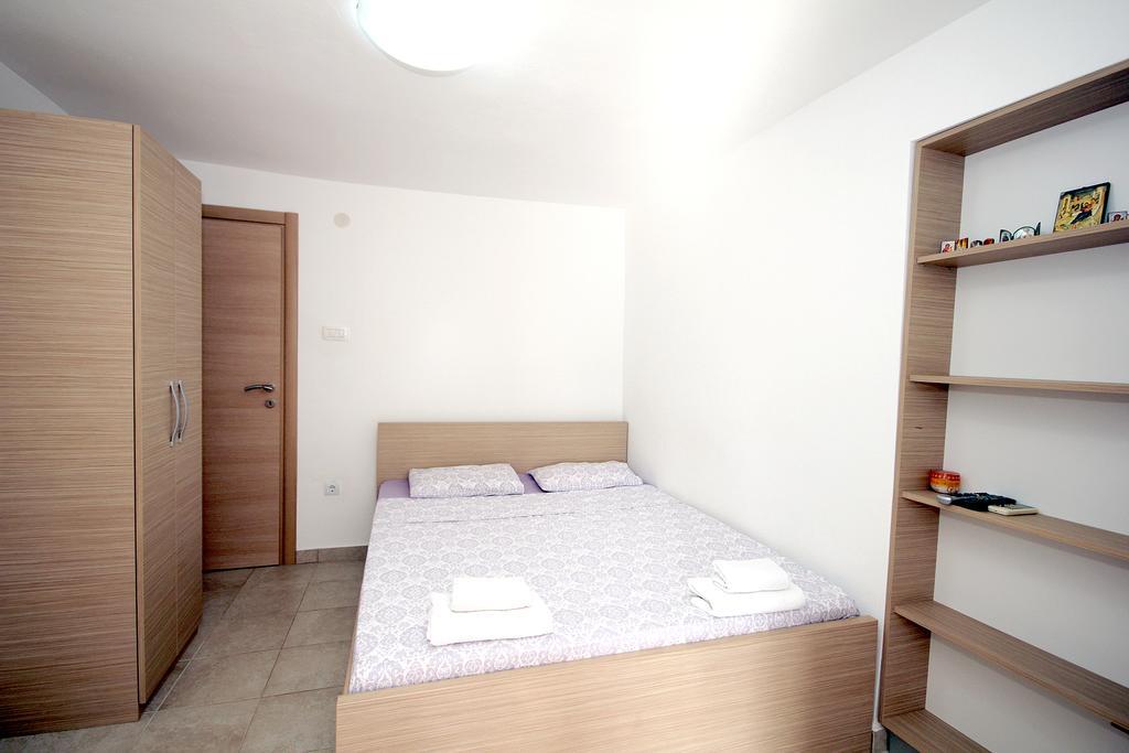 Apartments Pavlovic Petrovac Ngoại thất bức ảnh